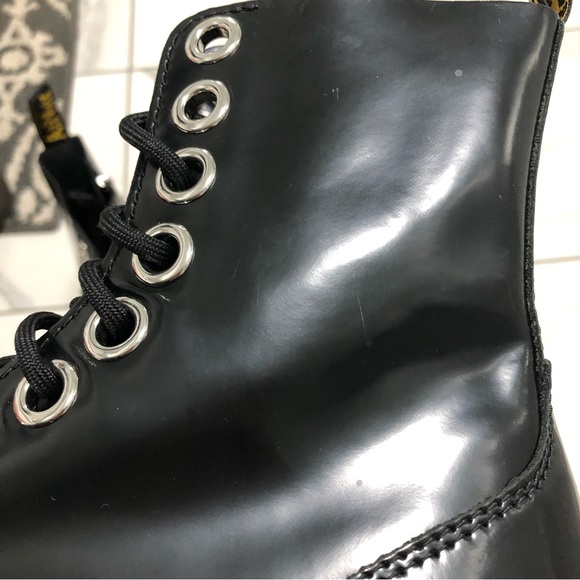 Dr. Martens Jadon Max Platform Boots - Picture 14 of 16